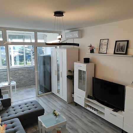 Apartment Zara With Garage 外观 照片